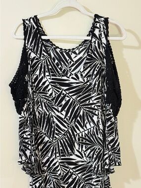 Black & White Tropical Print Cold-Shoulder Camisole
